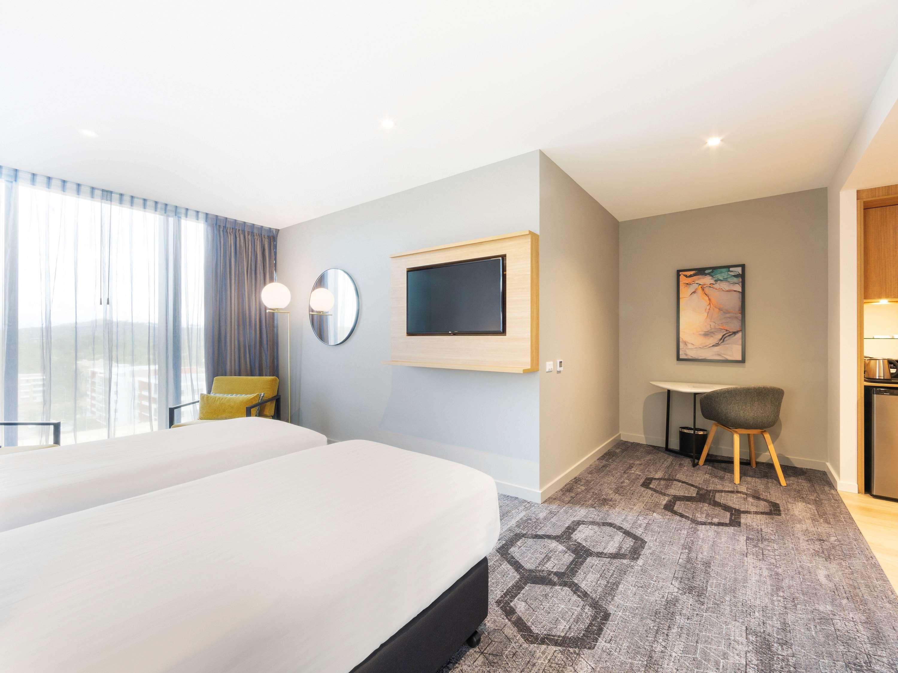 Mercure Canberra Belconnen Exterior photo