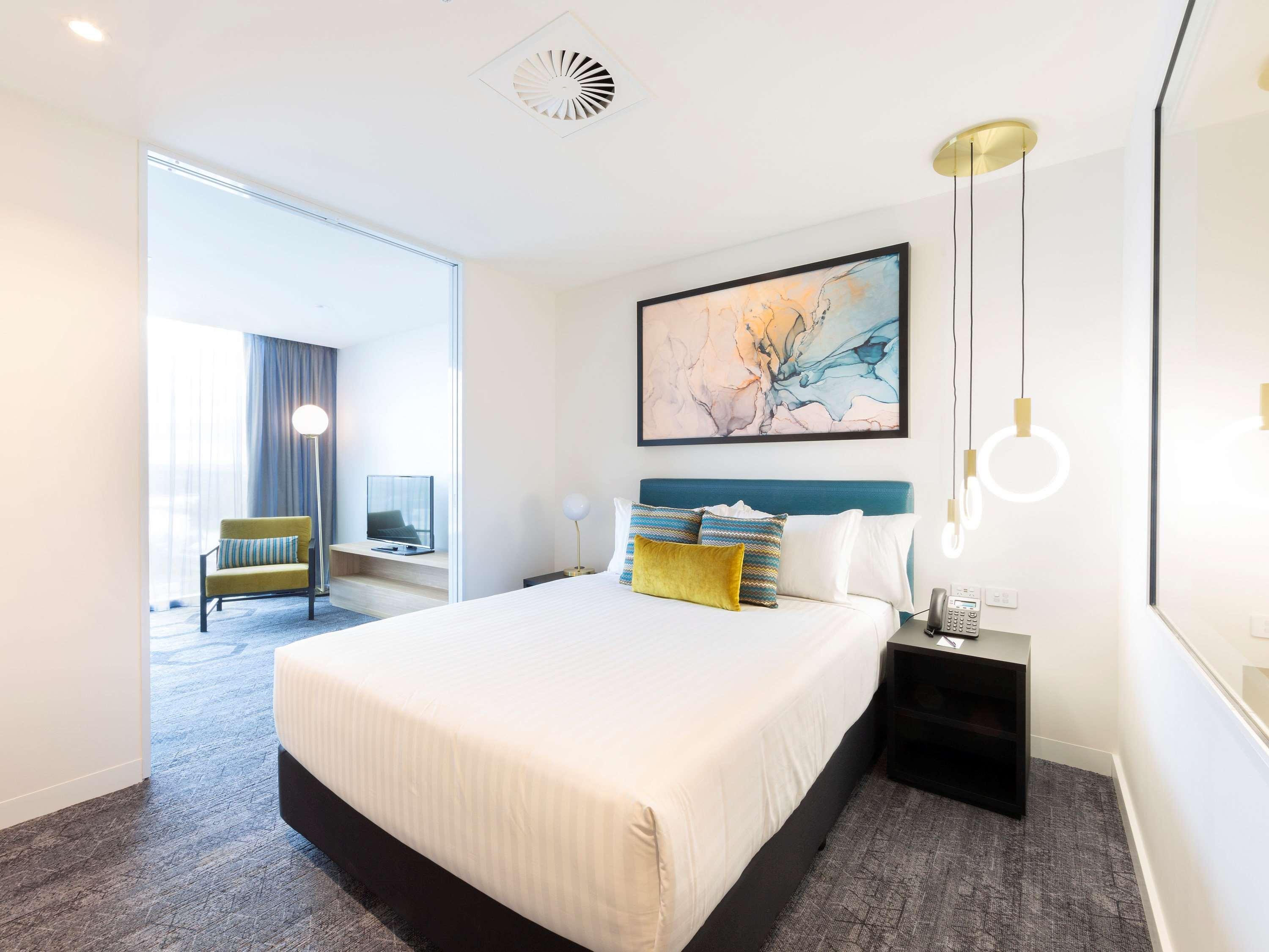 Mercure Canberra Belconnen Exterior photo