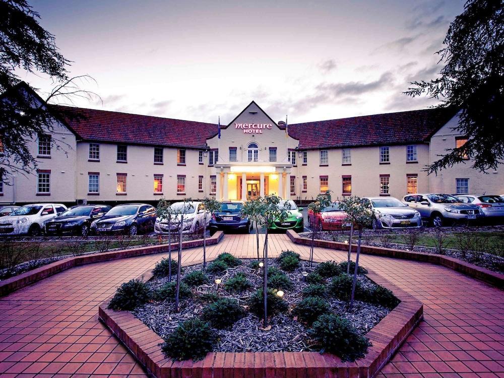 Mercure Canberra Belconnen Exterior photo